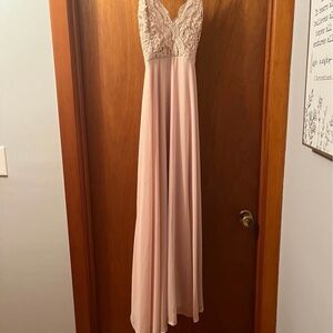 Elegant Pink Lace Evening Gown